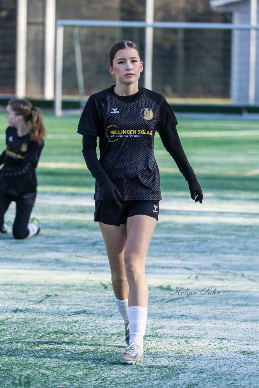 Bild 229 - wBJ VfL Pinneberg2 - Eimsbuttler TV 3 : Ergebnis: 5:0